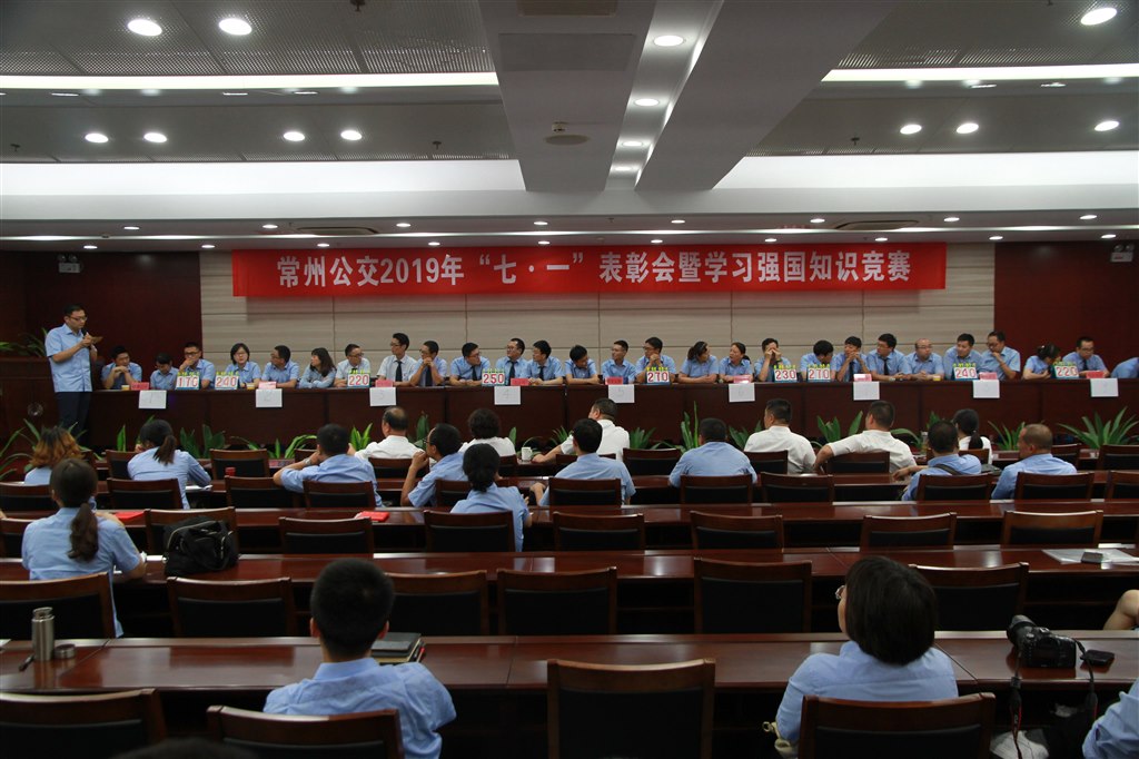 张南摄1.JPG 张南摄1.JPG