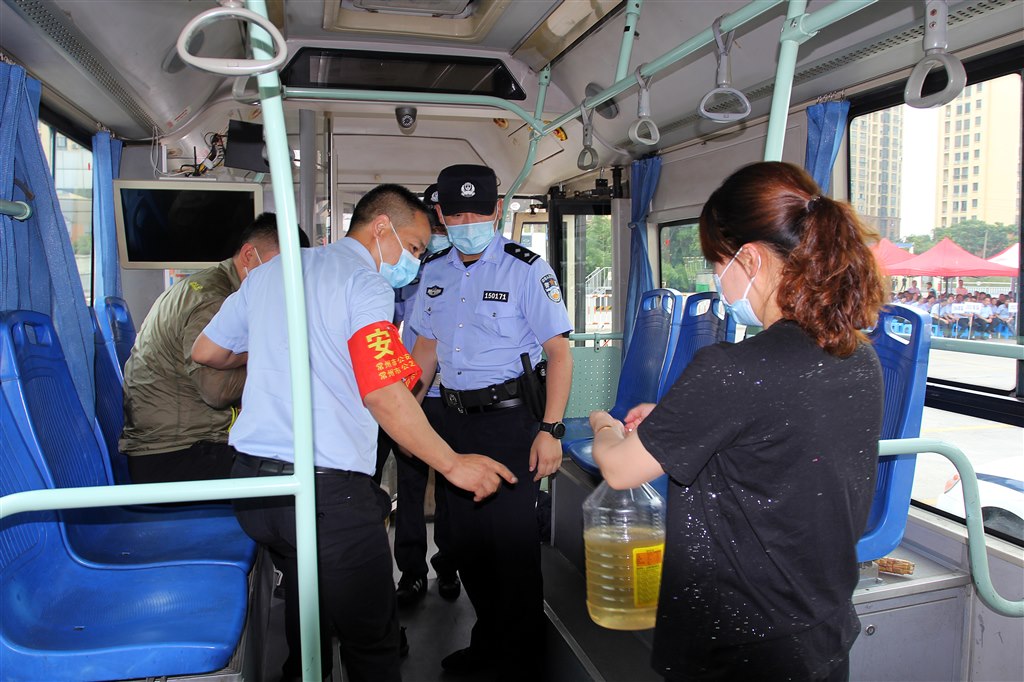 消防演练 009.jpg 消防演练 009.jpg