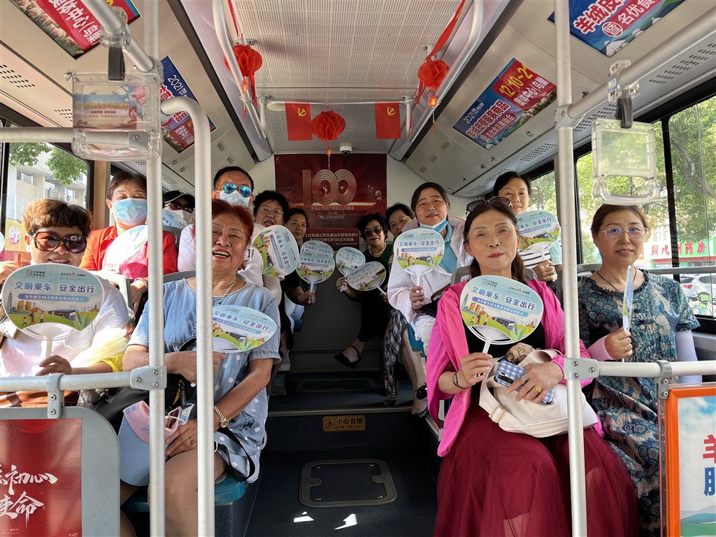 安全乘车重点宣传.jpg 安全乘车重点宣传.jpg